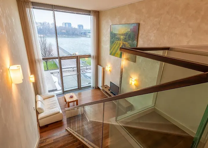 アパート Luxury With Danube River View ブラチスラヴァ