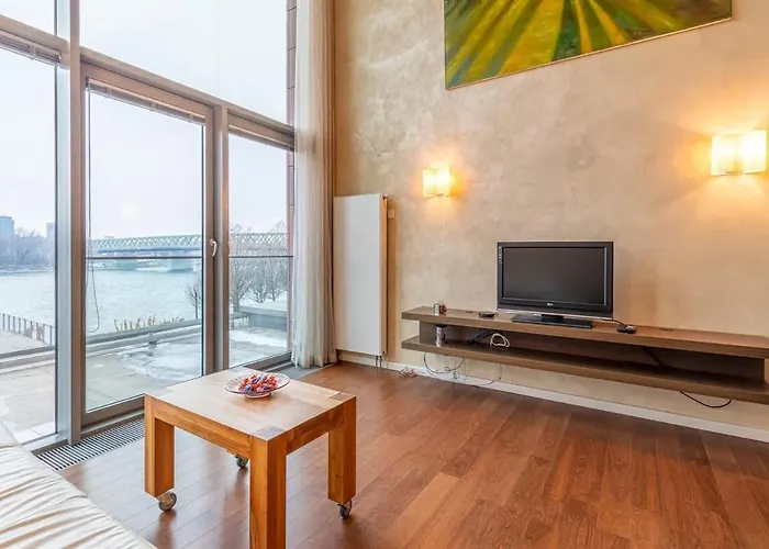 Luxury With Danube River View Apartment *