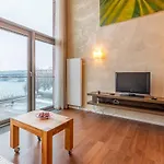 Luxury With Danube River View 아파트 *